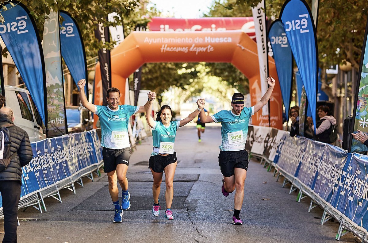 Podoactiva's tweet photo. ¡Este fin de semana #Podoactiva estuvo presente en la I Carrera ESIC Empresas Huesca! 

💪 Nos encanta formar parte de iniciativas que promueven el bienestar y la actividad física.

📸 Fotos de Fartleck Sport Eventos.

#Podoactiva #CarreraESIC #Huesca #PodologíaDeporte https://t.co/k6A3SvZXR5