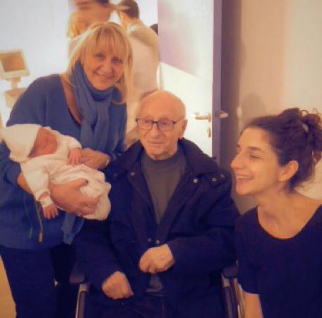 I just learned that Victor Pérahia passed away. 💔
He was one of the very last survivors of the concentration camps. He had, with his mother, survived in Drancy and Bergen Belsen.

A thread 🧵