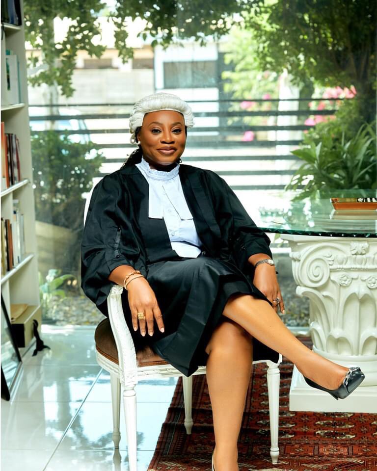 ZulaihaDobia's tweet photo. 30 solid years at the bar !!! 

I look up to you ma ❤️ https://t.co/mbCbebaPQh