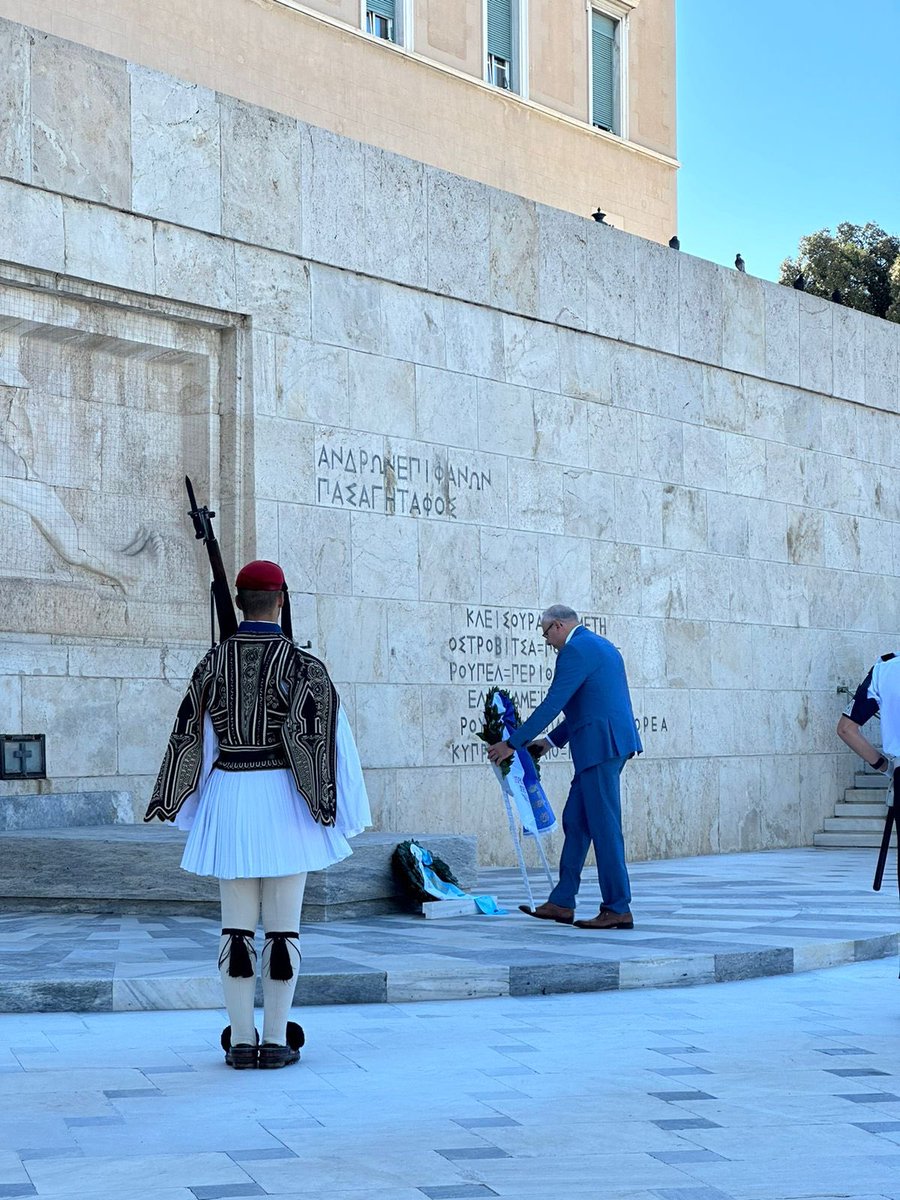 nasos190566's tweet photo. Στον εορτασμό της Ημέρας των Εθνικών Ευεργετών είχα την τιμή να εκπροσωπήσω τον Πρωθυπουργό @kmitsotakis και την @govgr. Τιμάμε τους εθνικούς ευεργέτες μας όχι μόνο για το έργο τους αλλά και για το παράδειγμα προσφοράς τους προς τη χώρα και το έθνος μας. #ypesGR https://t.co/JR3yD4UYD4