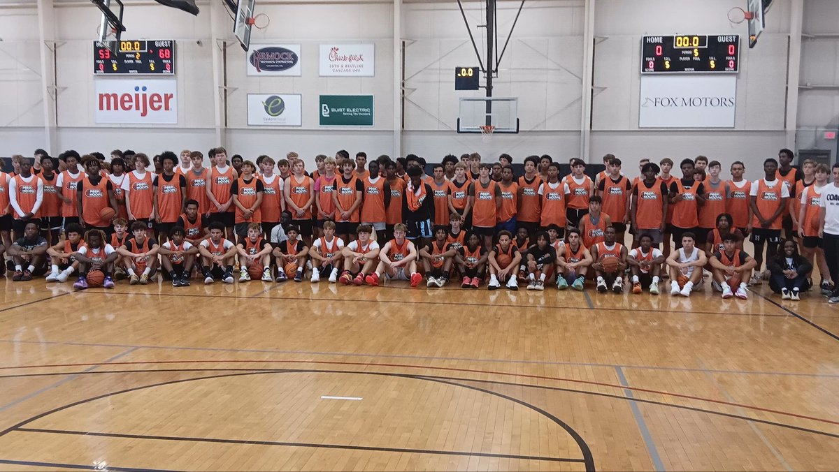 Remember this pic next year - NOBODY does it bigger and better than the Prep Hoops Michigan Expo. In state players, out of state players, coaches at all levels.....next year we up it even more.