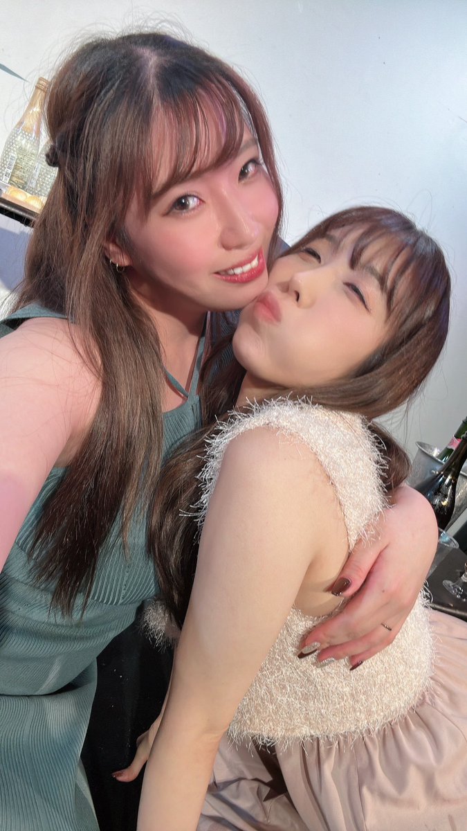 トークイベントお疲れ様でした！
駆けつけてくれた方々、
配信を見てくれた方々、
イベントスタッフ様方、
ありがとうございました😊

酔っ払った彩奈の様子がおかしかったですw https://t.co/YEBXG3627N
