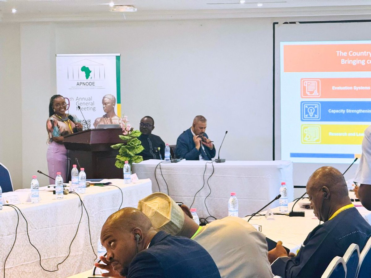 Ms. Khumo Pule, M&amp;E officer at CLEAR-AA, presenting on the transformative impact of digital tools and #artificialintelligence on parliamentary oversight, at <a href="/APNODE_Official/">APNODE</a>'s AGM meeting in Benin.  
How are you using digital tools to improve the way M&amp;E is conducted?