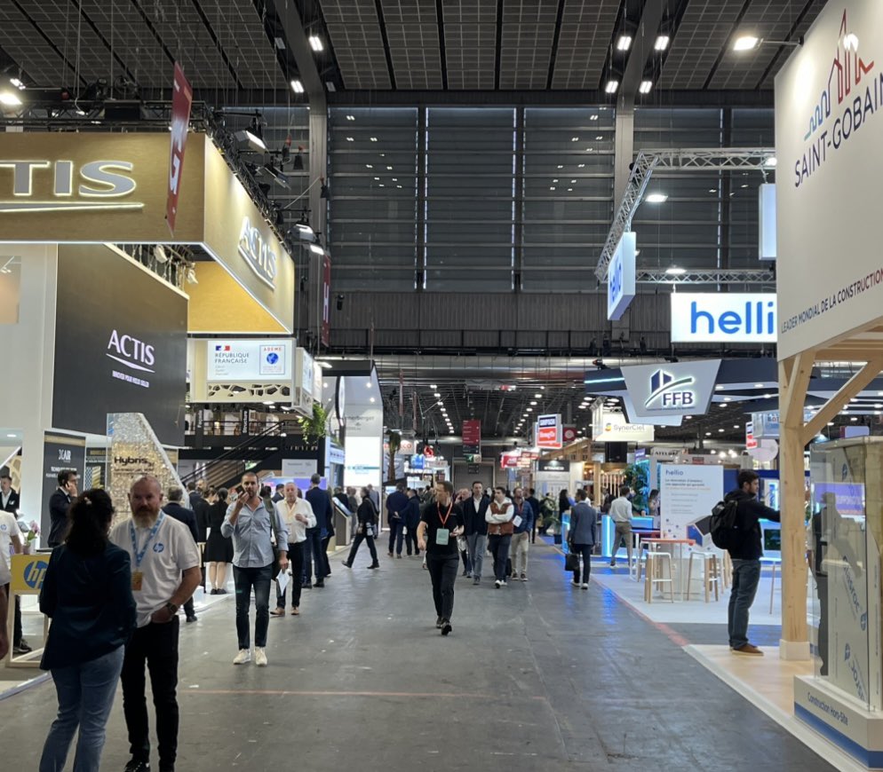 AC_Presse's tweet photo. @Batimat vient d’ouvrir ses portes ! 🏗️🏢
Nous sommes prêts à vous accueillir sur notre stand H1-L41. 
On vous attend nombreux du lundi 30 septembre au jeudi 3 octobre, de 9h à 19h. 
Nos magazines sont mis à votre disposition !💥🗞️
#batimat #batiment #magazine #beton #chape https://t.co/ze7LHXKctO