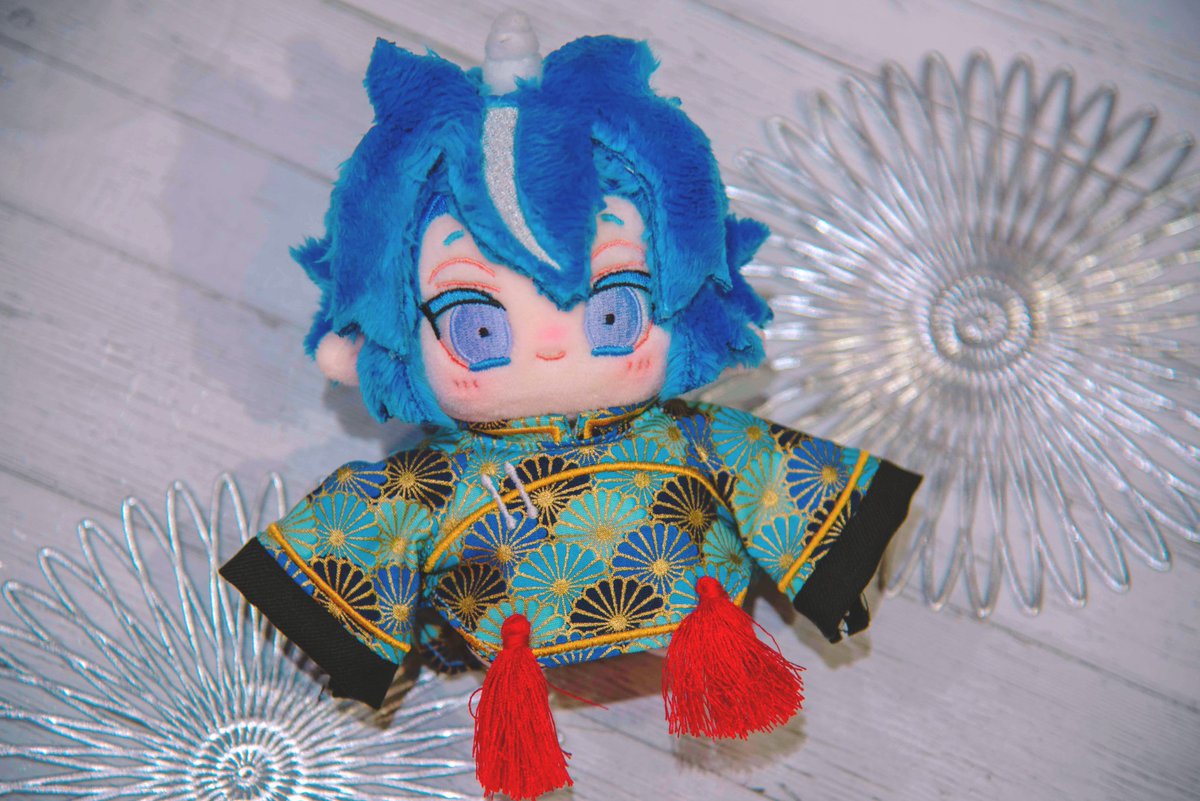 チーパオBaby服はコロンとしたオムツ型のズボンとオーバーシルエットが特徴のお洋服です
正常体・胖胖体・海星体(全て10cm)が着用可能です🫶

10月7日〜数量調査よろしくお願いします！
(1枚目正常体・2、3枚目胖胖体・4枚目海星体)