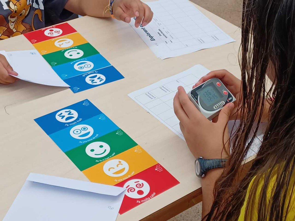 CCiutadana's tweet photo. 📅 Enguany, la tarda del Dia de la #CiènciaCiutadana serà oberta a tothom!  👧🧒Tallers de #CiènciaCiutadana per als més petits, amb els projectes @MINKA_Catalunya i #VigilantsDeLaCalor.  

🕒 10 Oct. 17.30 h
📍@bgarciamarquez  
✍️Inscripcions: https://t.co/Rzd5S3w3qh https://t.co/N6kCW7kYB3