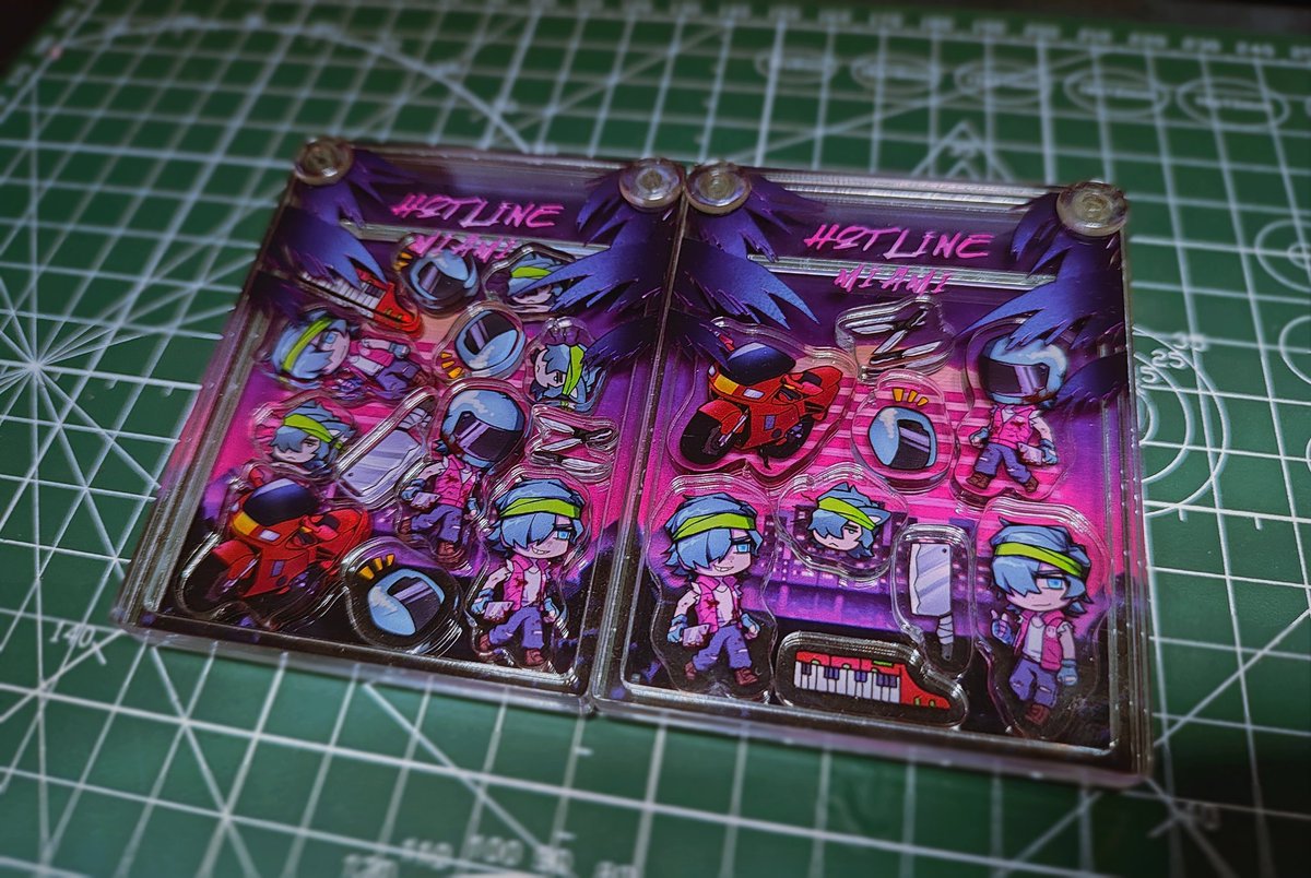 base13_cu's tweet photo. #hotlinemiami 亚克力摇摇乐🥺🥺） https://t.co/mVOcHFHZ6m