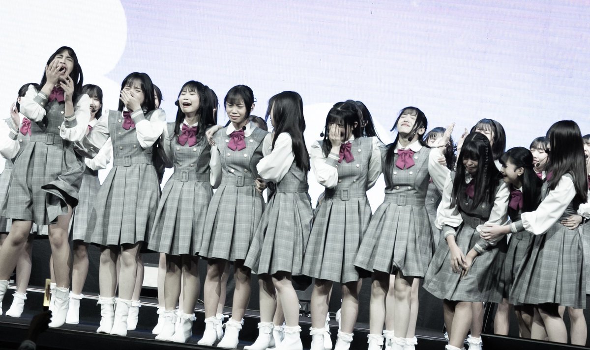 ellevte's tweet photo. Take a deep breath, Finally!🧡🤍

Enjoy the tears and the achievement, the next challenging step is waiting for us❗

All active 11th Generation members was promoted to be core JKT48 members and congratulations for us✨

1⃣1⃣
#11thGeneration
#JKT48RoadToSSK2024 https://t.co/euBBGH4Zg9