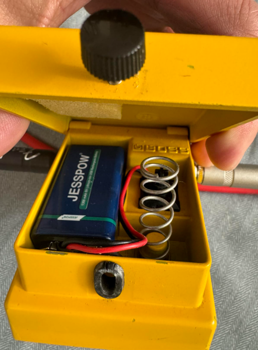 Jesspowus's tweet photo. I installed this battery on one of my guitar pedals and practiced for about an hour then I left it constantly on to see how long it would last. At full charge and constant on, it lasted 48 hours which is a fine result for a rechargeable.
https://t.co/bd4Ki85JHx

#USA #guitar #Fy https://t.co/TkmsPOJ4g9