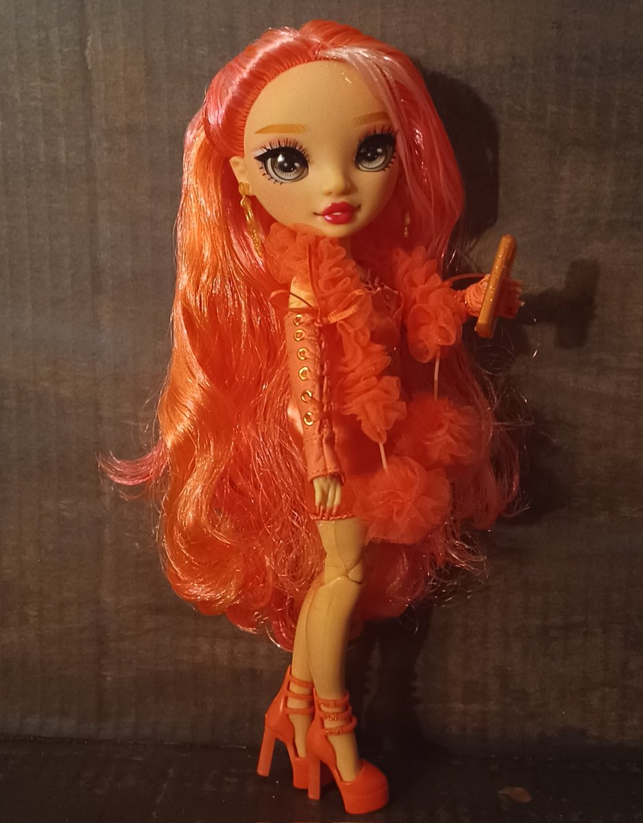 VeronicaStorm98's tweet photo. I finally unboxed Priscilla! She is honestly very beautiful for a pink RH doll, and I am so happy that I got her!🩷
#rainbowhigh #shadowhigh #mga #dolls #rainbowhighseries5 #priscillaperez #pink #pinkdoll #rainbowhighdoll #rainbowhighdolls #dollreview #dollphotography https://t.co/3CBT2M76Jj