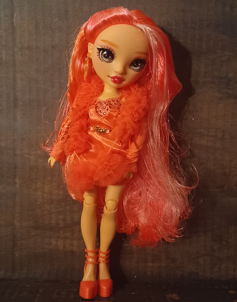 VeronicaStorm98's tweet photo. I finally unboxed Priscilla! She is honestly very beautiful for a pink RH doll, and I am so happy that I got her!🩷
#rainbowhigh #shadowhigh #mga #dolls #rainbowhighseries5 #priscillaperez #pink #pinkdoll #rainbowhighdoll #rainbowhighdolls #dollreview #dollphotography https://t.co/3CBT2M76Jj