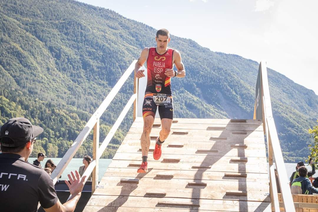 FUTER_ET's tweet photo. El soldado Pareja, del Regimiento "Asturias" 31 de la Brigada "Guadarrama" XII, se ha coronado Subcampeón Age Group, en el campeonato mundial de Xterra en Molveno, Italia, en la modalidad de triatlón.
#SomostuEjército
#EjércitodeTierra #BrigadaGuadarramaXII https://t.co/VJlTxIoGvI