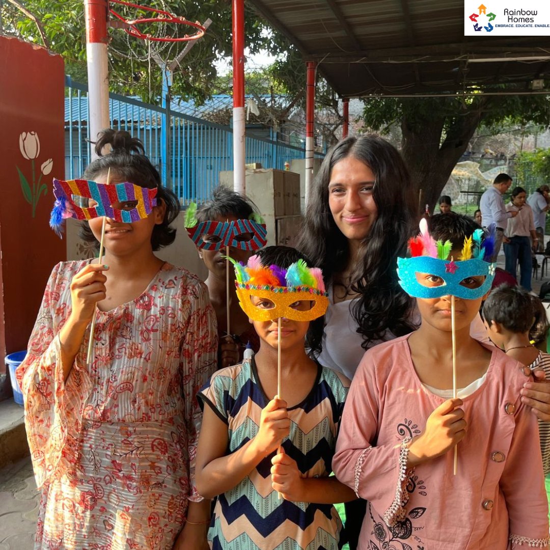 rainbowhomesin's tweet image. Happy faces from a Pride Mask Making event today our Delhi Rainbow home, organised by Deloitte, through Goodera. 🌈 Our children enjoyed a creative and colourful day, celebrating diversity and self-expression. 

#RainbowHomesProgram #Deloitte #Goodera