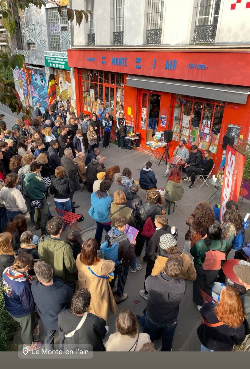 Petit goûter de lancement de <a href="/FracasMedia/">Fracas</a> dans ma librairie de coeur hier. C'était 👌👌👌

Longue vie à la presse indé (et à celles et ceux qui la lisent ) 🙏