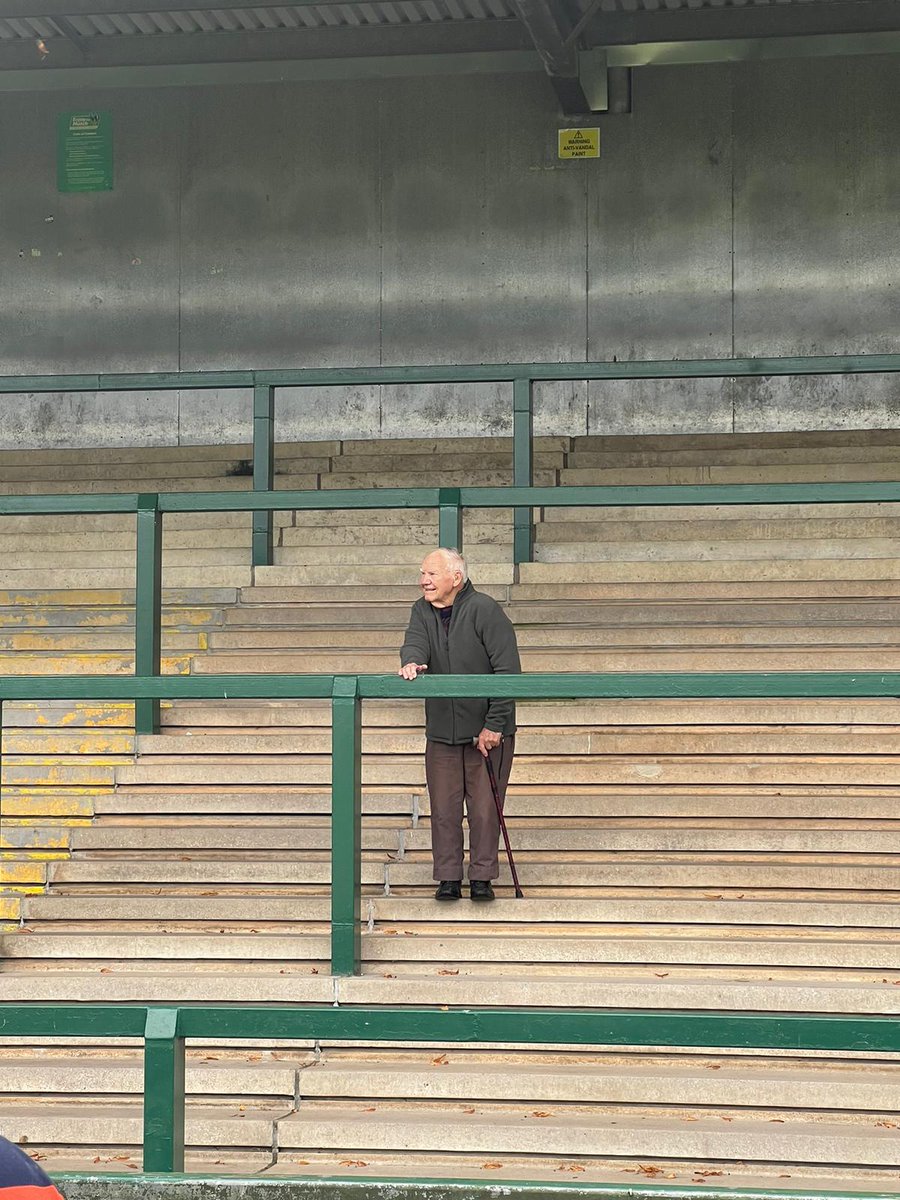 KateLou101's tweet photo. The whole of @HuishHugh 's family would like to thank head groundman @HowellMatt15 and the whole of @YTFC for helping us to celebrate his life over the weekend. 💚 We all had a fantastic time and are eternity grateful. https://t.co/Co0JjXMl4x