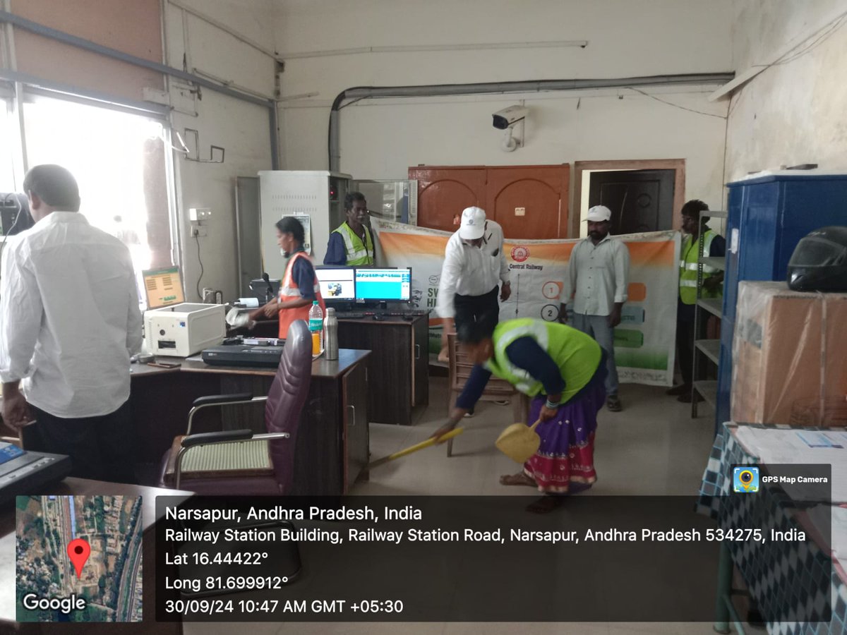 drmvijayawada's tweet image. #SHS2024 Campaign in full swing at #Narsapur Station
Today, mass cleanliness drives were conducted at offices, institutions, railway schools &amp;amp; more!
#SwachhataHiSeva2024
#SwachhBharatMission
#BZASHS24
@swachhbharat
@SCRailwayIndia
@RailMinIndia
