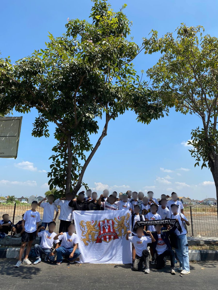 south9crew's tweet photo. Persela vs Deltras in tuban https://t.co/ZHxbAXComp