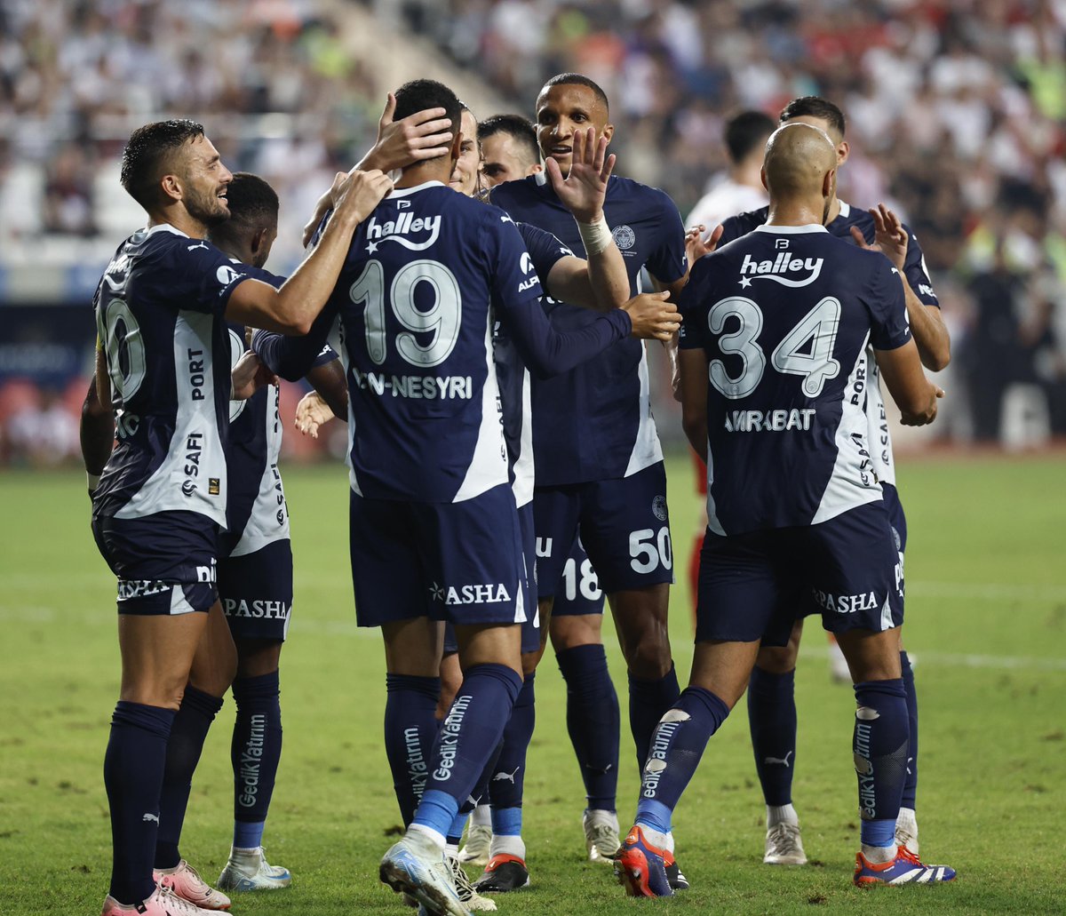 Halil Özer: "Bu maç bir kader maçıydı. Hem psikolojik üstünlüğü tamamen rakibe kaptırmama, hem de puan farkını kapatmak adına. Sonuç olarak Fenerbahçe kötü de oynasa haklı bir galibiyet aldı. Taşlar yerine oturunca sonuç kendiliğinden geldi."