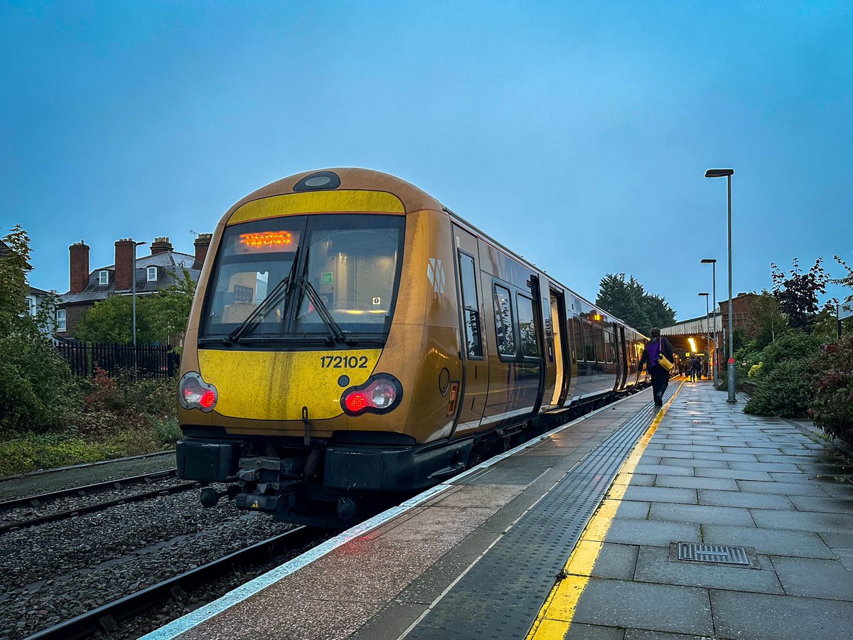 Good morning, happy Monday! 

Premier traction on this mornings journey into work… 172 on a Hereford diagram 😁