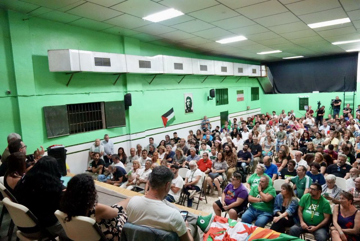 OskarMatute's tweet photo. Un auténtico placer Marinaleda! Gracias por la acogida.

La solidaridad es la ternura de los pueblos! ✊ https://t.co/wGXst5lPn3