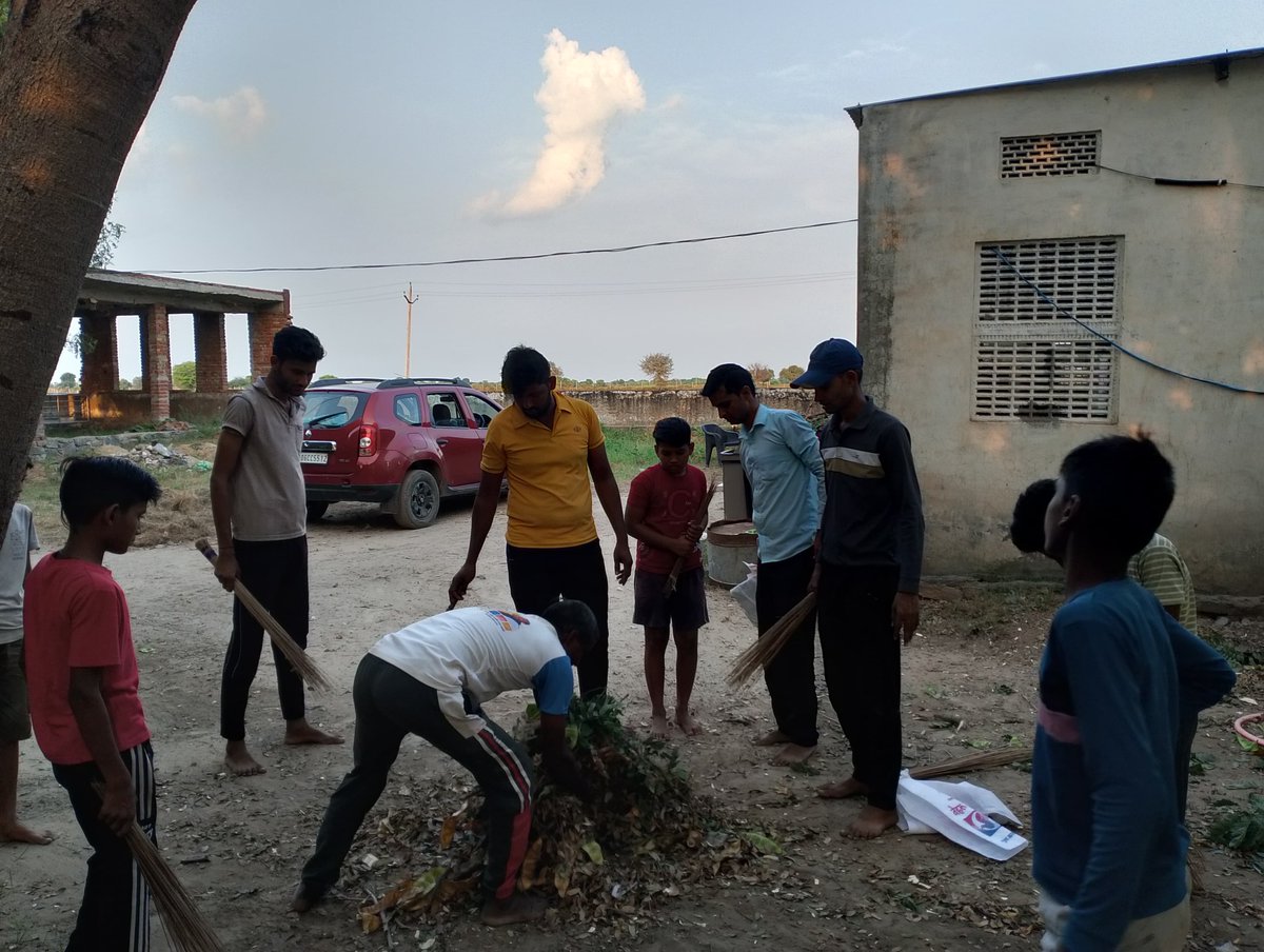 YuvaTonk's tweet photo. Swacchta hi seva Campaign by Youth Volunteers
@mansukhmandviya

@mybharatgov https://t.co/vhLiMoE7mG