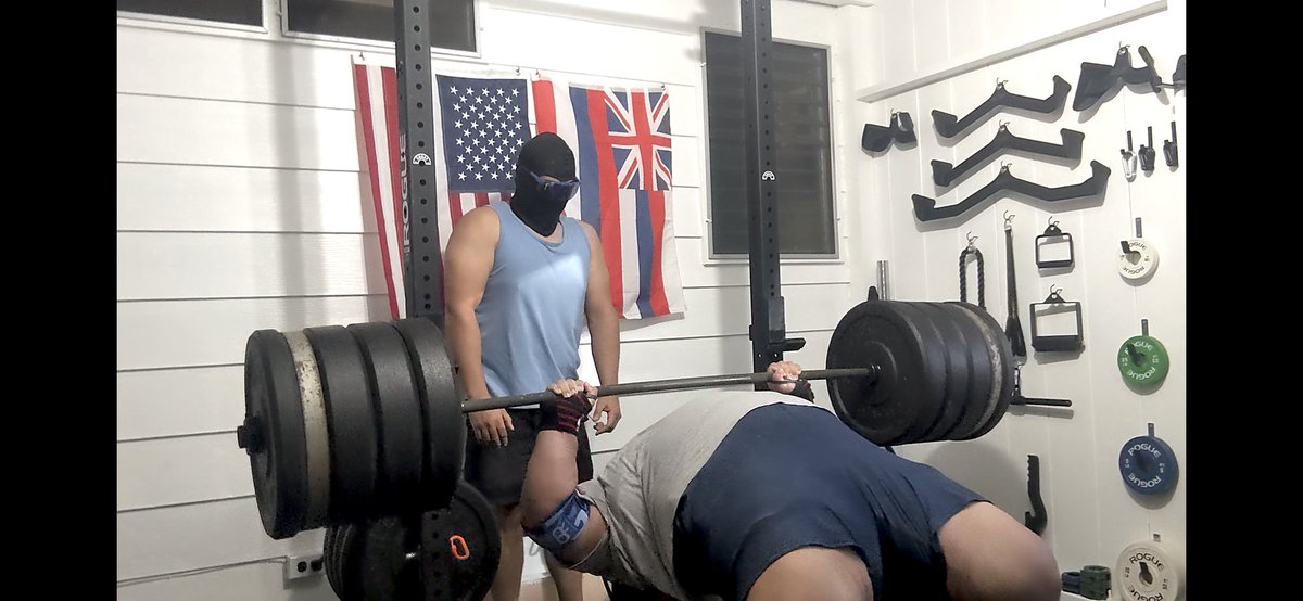 TheRockwalls's tweet photo. I'll starting to believe my own hype, hit 315x18 in the lab, and 315x15 at the gym, with 405x4 right after that set... According to the science theory I can push 490... Been working out like a slave past 2 months! Hopefully I hit 5 plates by the end of the year 🫡 https://t.co/wpBZ6pY4W8