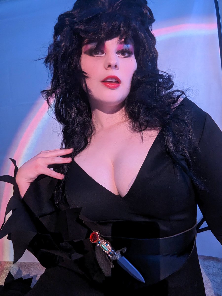 Mistress of the Dark
#elvira #elviracosplay #mistressofthedark