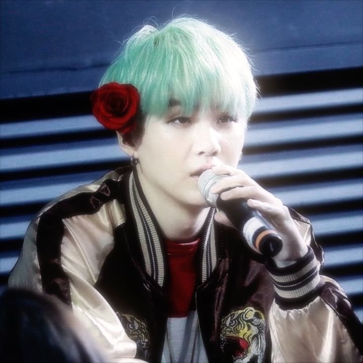 لطفا ریت و ریپ

WE LOVE YOU YOONGI 
#BTS_IS_7 
#ARMYShieldsBTS