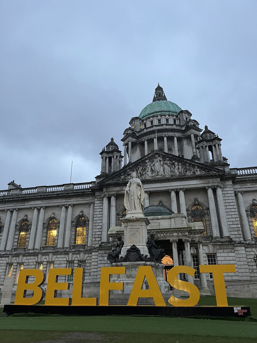 Wonderful to see the city waking up on my run this morning ahead of our <a href="/HMC_Org/">HMC (The Heads' Conference)</a> conference today.