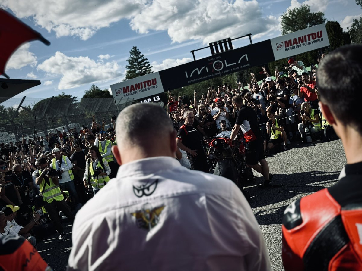 Sciambergapower's tweet photo. Another @CIVtv Season is done in our historic archive!
…Pain💛Emotions❤️🔥Satisfactions✨
Grazie @autodromoimola
______________________
#LikeASir #LucaSalvadori #CiaoLUCA @Lucasalva23 https://t.co/cVbG4OsmZx
