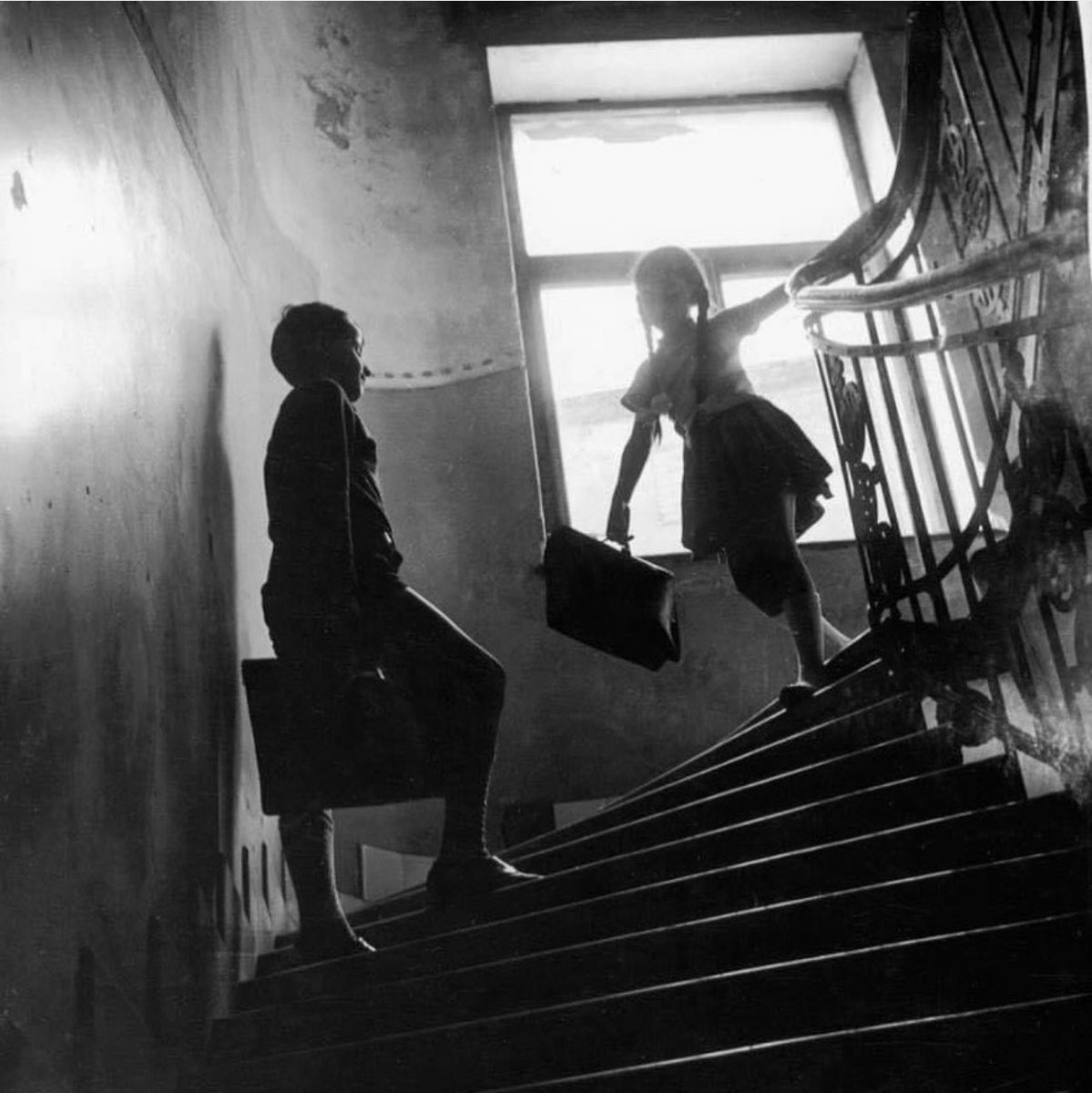 nazraelipress's tweet photo. Robert Capa https://t.co/5wtoP6bjdd