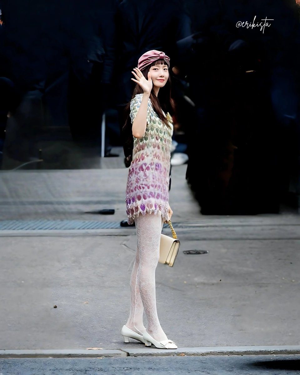 erikista's tweet photo. ✨ YoonA, always our center ✨

YOONA AT VALENTINO SS25

#YOONAxValentinoSS25 #ValentinoSS25 @MaisonValentino #LimYoonA #YOONA #ParisFashionWeek