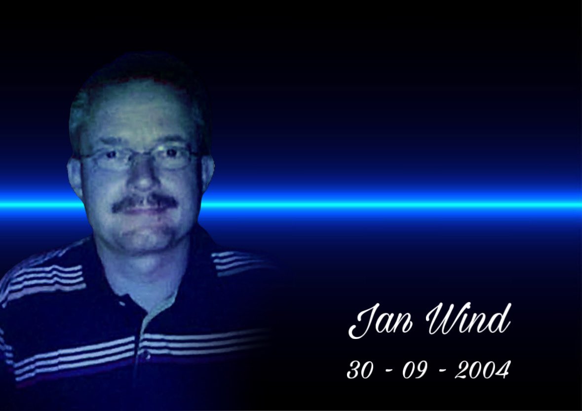 Jan Wind controleerde op 30 september 2004 een man die vermoedelijk harddrugs bij zich had. Tijdens deze controle greep de man naar zijn pistool en schoot Jan dood. Jan overleed direct. Vandaag herdenken we hem ⚫️🔵⚫️