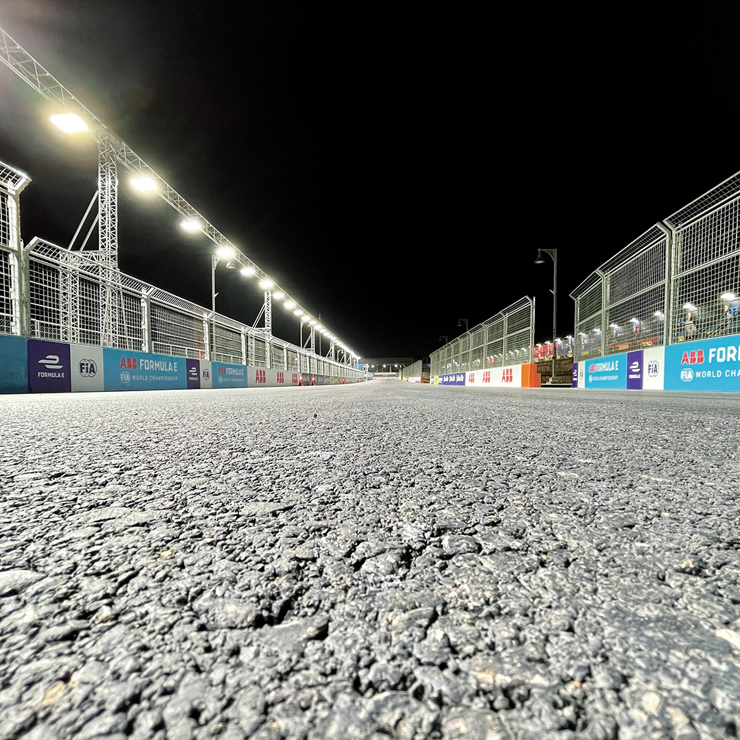 Night racing requires extreme planning and coordination to ensure optimal visibility for the drivers. Discover more about the infrastructure challenges of night racing 👉🏻 signify.co/3N6slTl 
 #Signify #NightRacing #LightingDesign #F1