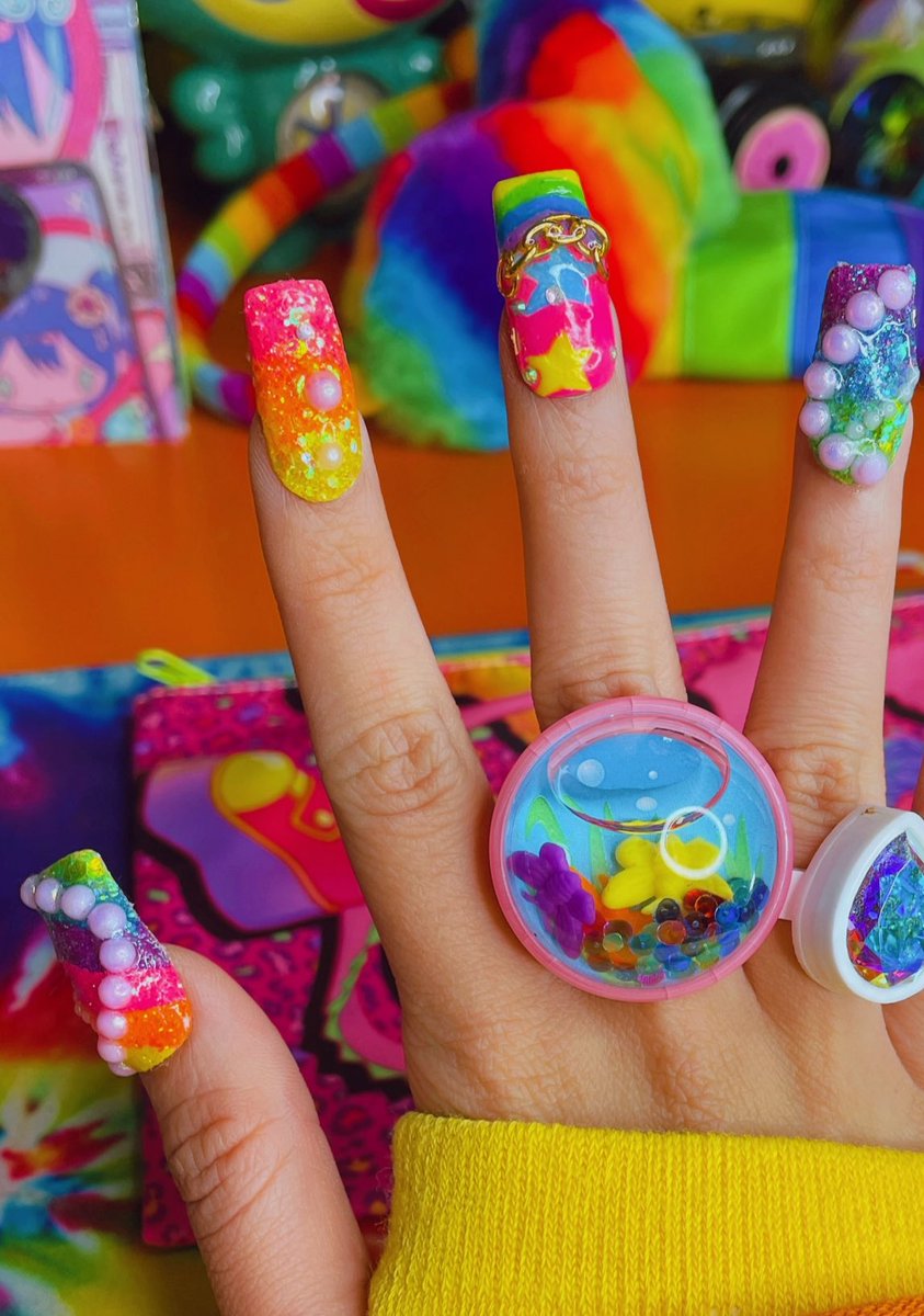 itmecybrgrl's tweet photo. aquarium gift shops seriously have the best stuff &amp; lots of cute accessories that you can use for Decora!!!! one of my favorite rings of all time is from an aquarium gift shop (plus the money you spend gets to help out all the cute fishies &amp; sea creatures!) https://t.co/DSclVqhXXq