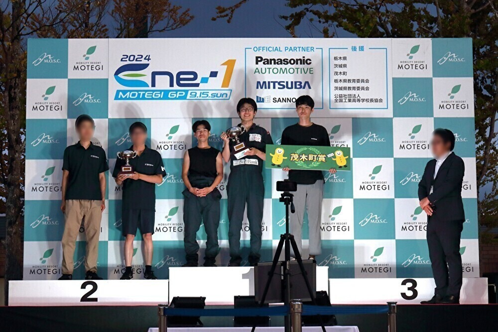 ryukokust's tweet photo. ／
Ene-1 MOTEGIグランプリで龍谷大学のチームが大学生部門優勝、総合部門で準優勝！！✨🏎️
＼

Ryukoku Racingのみなさん、本当におめでとうございます🥰!!

🔽詳細はこちらをcheck🔽
https://t.co/mGwBBKpE3o https://t.co/GEQvwXPqWI