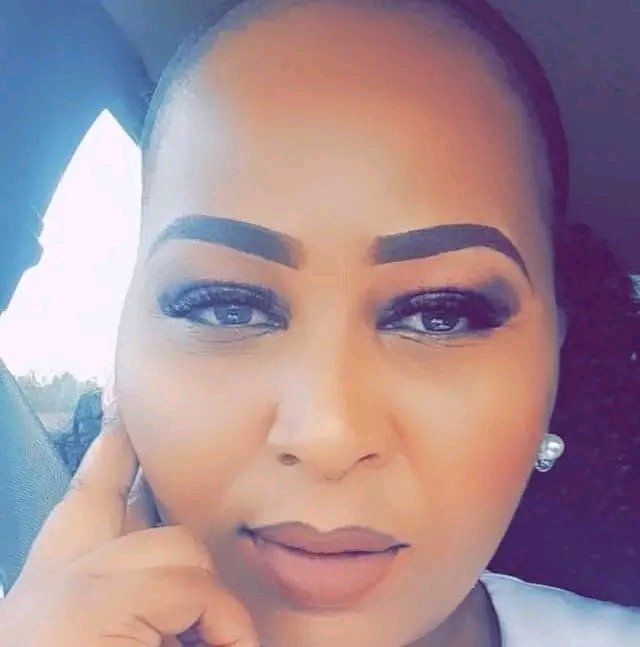 LindaniMap46227's tweet image. @JoburgMPD  please help I'm assisting my friend here her car was stolen at pretoria and her driver was kidnapped itss a tour business car her name is  @manxums1  she opened the case at police station and applied for car tracking company to seek help but nothing happening