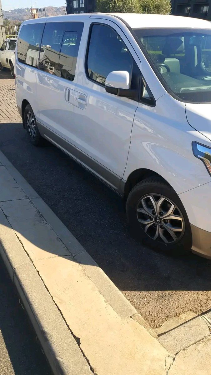 LindaniMap46227's tweet image. @JoburgMPD  please help I'm assisting my friend here her car was stolen at pretoria and her driver was kidnapped itss a tour business car her name is  @manxums1  she opened the case at police station and applied for car tracking company to seek help but nothing happening