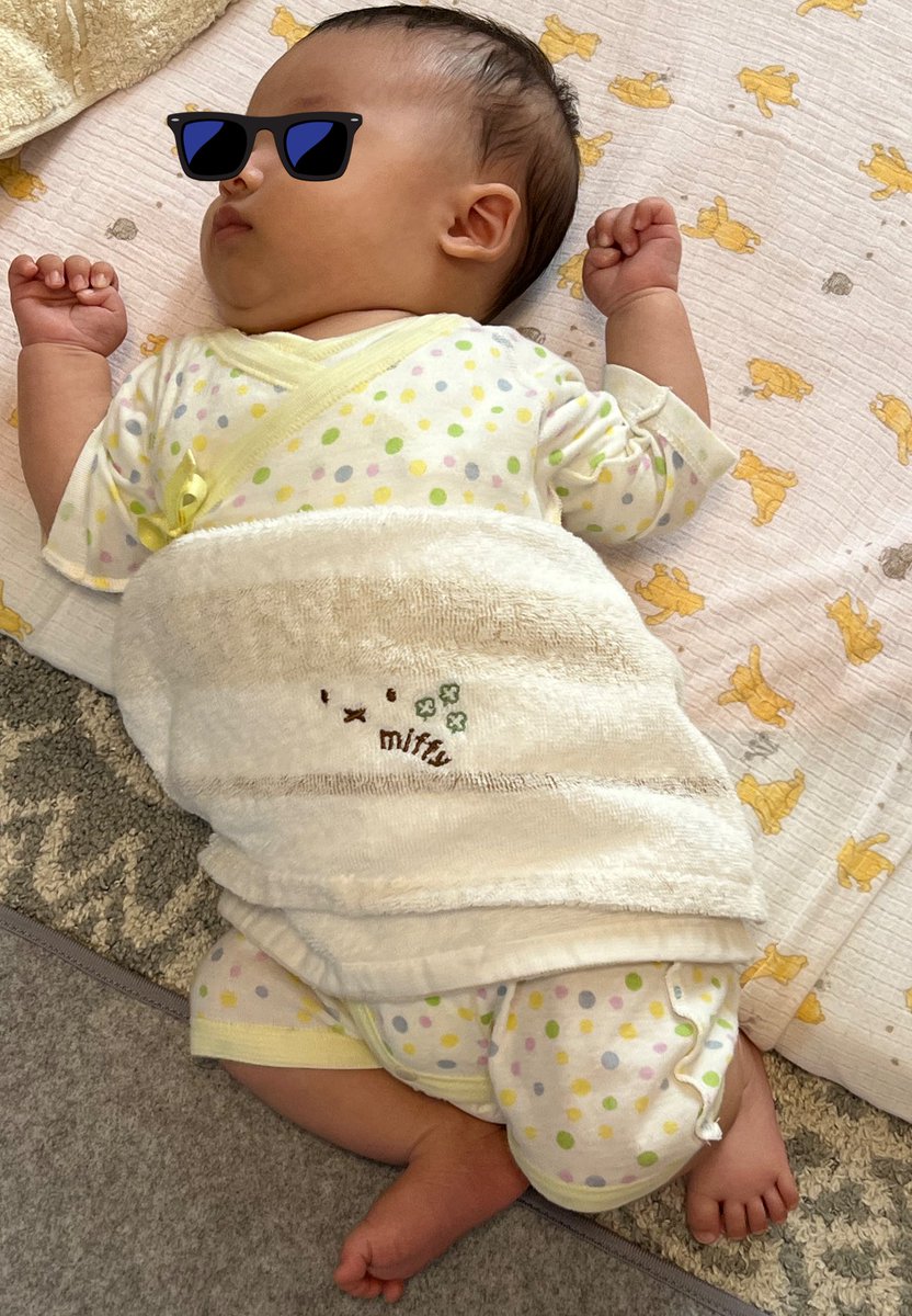 伸びしてるのに縮んでるのの可愛い♡笑