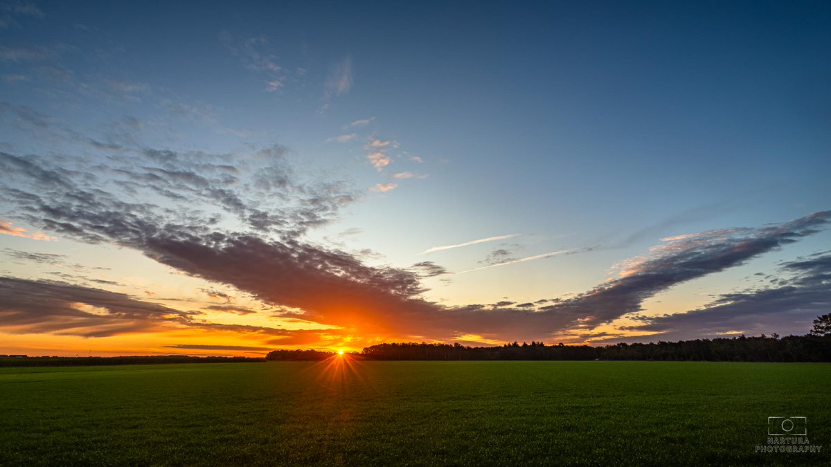 E_van_den_Ham's tweet photo. Zonsopgang #Wapse vanmorgen, 7.35 al weer voor de zon zich laat zien.
De dagen worden snel korter, kouder nog even en het pannetje met Glรผhwein kan weer op.
Heb een mooie week allemaal. https://t.co/lTpzkM0iku