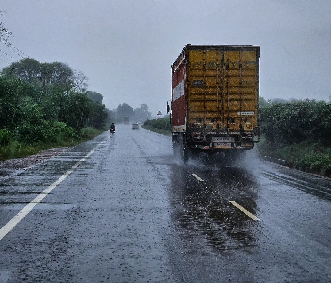 Siwani Monsoon Summary 
June 52.6mm
July 93.9mm
August 385.5mm
Sept 60.2mm
JJAS: 629.4mm
H Rain 24hrs 106.6mm (01-08)
Rainy Days: 34

Bhiwani &amp; Hisar Dist: 
Hisar IMD 574.8mm
Loharu 419mm
Bhiwani IMD 409.2mm
Hisar HAU 407mmSiwani
Bhiwani 259.1mm
Bawani Khera 275mm
Tosham 142mm