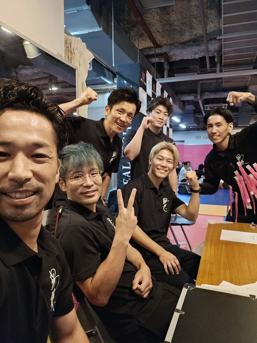 ksk28ksk's tweet photo. #IDEALFIGHT の戦闘力高すぎるメンバーのレフェリー!
次回大会は12/7(土)@IDEALGYM
にて開催です!
試合はやってきた、懸けてきた時間分の
数分間で全てが出る命のファイト! https://t.co/yY6PKhj1p5