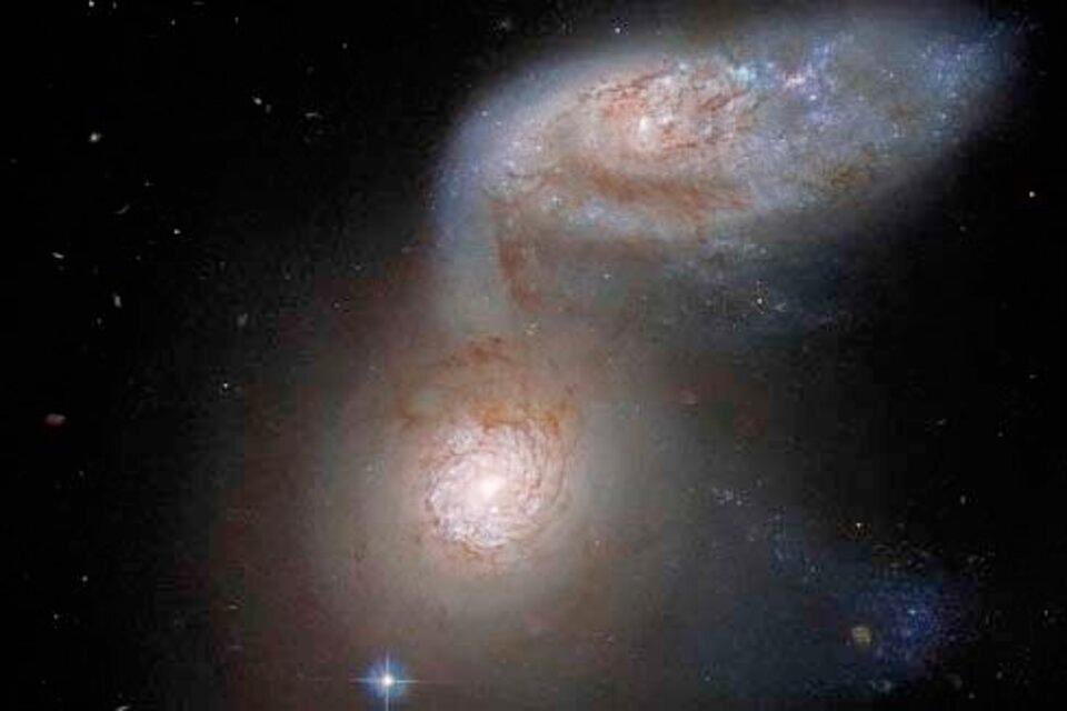 EnsedeCiencia's tweet photo. Lactómeda, la galaxia que surgirá tras la colisión entre la Vía Láctea y Andrómeda, ya se encuentra en proceso de formación 😨👇 https://t.co/9usk0EiqVa