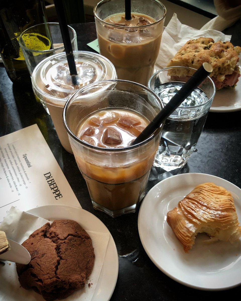 CHESCAmusic's tweet photo. Caffè con bellissimi amici ☕️
#coffeeday #caffeine #memories #CaffèdiBeppe #dibepperestaurant
https://t.co/PUmVys3dHQ https://t.co/Nd9KtTDHE5