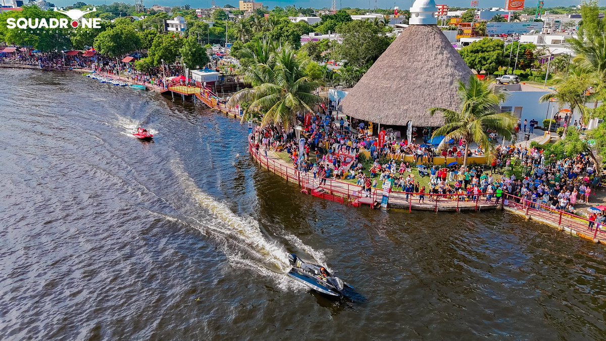 SquadroneP's tweet photo. ¡ Vaya fin de semana acuático🚤 en #Altamira #Tamaulipas ! La Nauticopa 🔴⚪️ estuvo presente dando un espectáculo impresionante. 

Por supuesto, estuvimos #RompiendoElCielo ⚡️🚡 

¡Disfruta nuestra galería! https://t.co/t4QpxFpAtJ