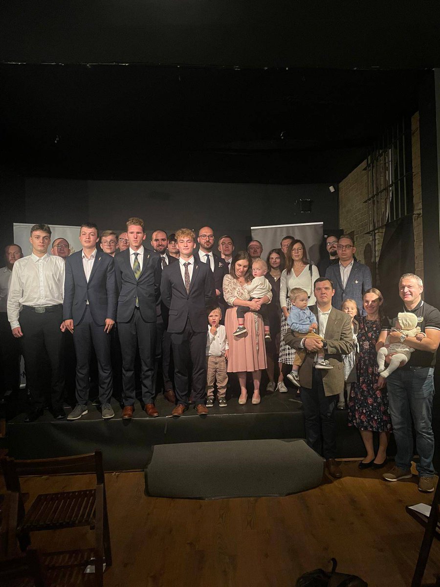 MWszechpolska's tweet photo. Zjazd Okręgu Zachodniopomorskiego Młodzieży Wszechpolskiej!✝🇵🇱

21 września 2024 r. w Szczecinie odbył się Zjazd Okręgu Zachodniopomorskiego Młodzieży Wszechpolskiej, na którym doszło do zmiany generacyjnej na funkcjach Prezesa Okręgu Zachodniopomorskiego oraz Prezesa Koła Szczecin. W skład nowego Zarządu Okręgu wchodzą:

✅ Prezes - Maciej Szczęsny
✅ Wiceprezes - Artur Szczodry
✅ Skarbnik - Radosław Bartman
✅ Sekretarz - Jan Greczuk

Kol. Mateusz Wiechecki został również wybrany na Prezesa koła Szczecin, a w skład zarządu tegoż koła weszli też kol. Marek Puzio jako Wiceprezes i kol. Jan Greczuk jako Sekretarz. Funkcję Skarbnika Koła Szczecin pełni dalej jego Prezes - kol. Mateusz Wiechecki.
Swoją obecnością na zjeździe zaszczycił nas kol. Mateusz Janik - Wiceprezes MW i kol. Magdalena Sosnowska - Pełnomocnik Ruchu Narodowego w województwie zachodniopomorskim! 

Dziękujemy również za przybycie przedstawicielom:
Młodzież Wszechpolska - Okręg Łódzki
Młodzież Wszechpolska - Okręg Opolski
Młodzież Wszechpolska - Okręg Małopolski
Młodzież Wszechpolska - Okręg Lubuski
Czy innym również zaszczytnym gościom! 

Nowym władzom Okręgu Zachodniopomorskiego i Koła Szczecin życzymy dużo odwagi i wytrwałości na pełnionych funkcjach!

Czołem Wielkiej Polsce i do zobaczenia na narodowym szlaku! 🇵🇱