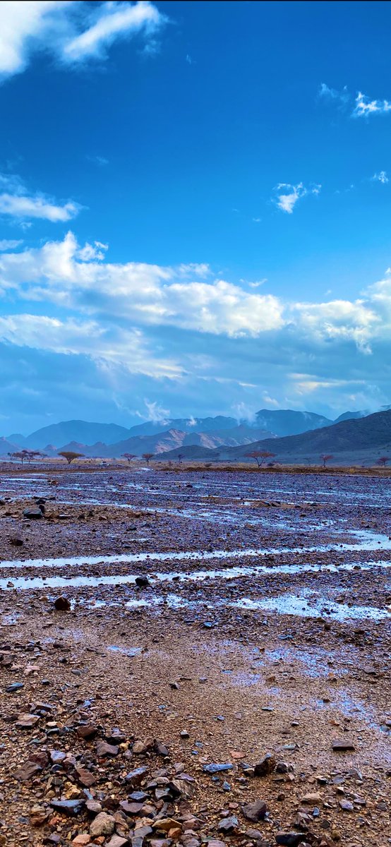 صباح الخير .. اما بعد : 

“كن كالحياة رافق الجميع ، ولا تتمسك بأحد”