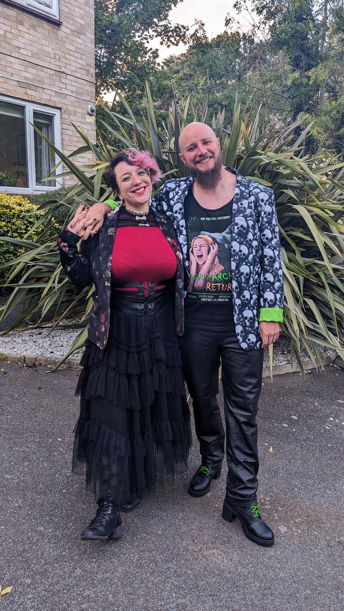 _PeriPeriwinkle's tweet image. went to see @BattleBeast at @electricbrixton on Saturday and had a FUCKING BLAST!!! @NooraLouhimo was absolutely radiant as always 🥰 their energy was spot on, I danced, jumped and sung along throughout the entire show
I can't wait for their new album and next year's tour!!!