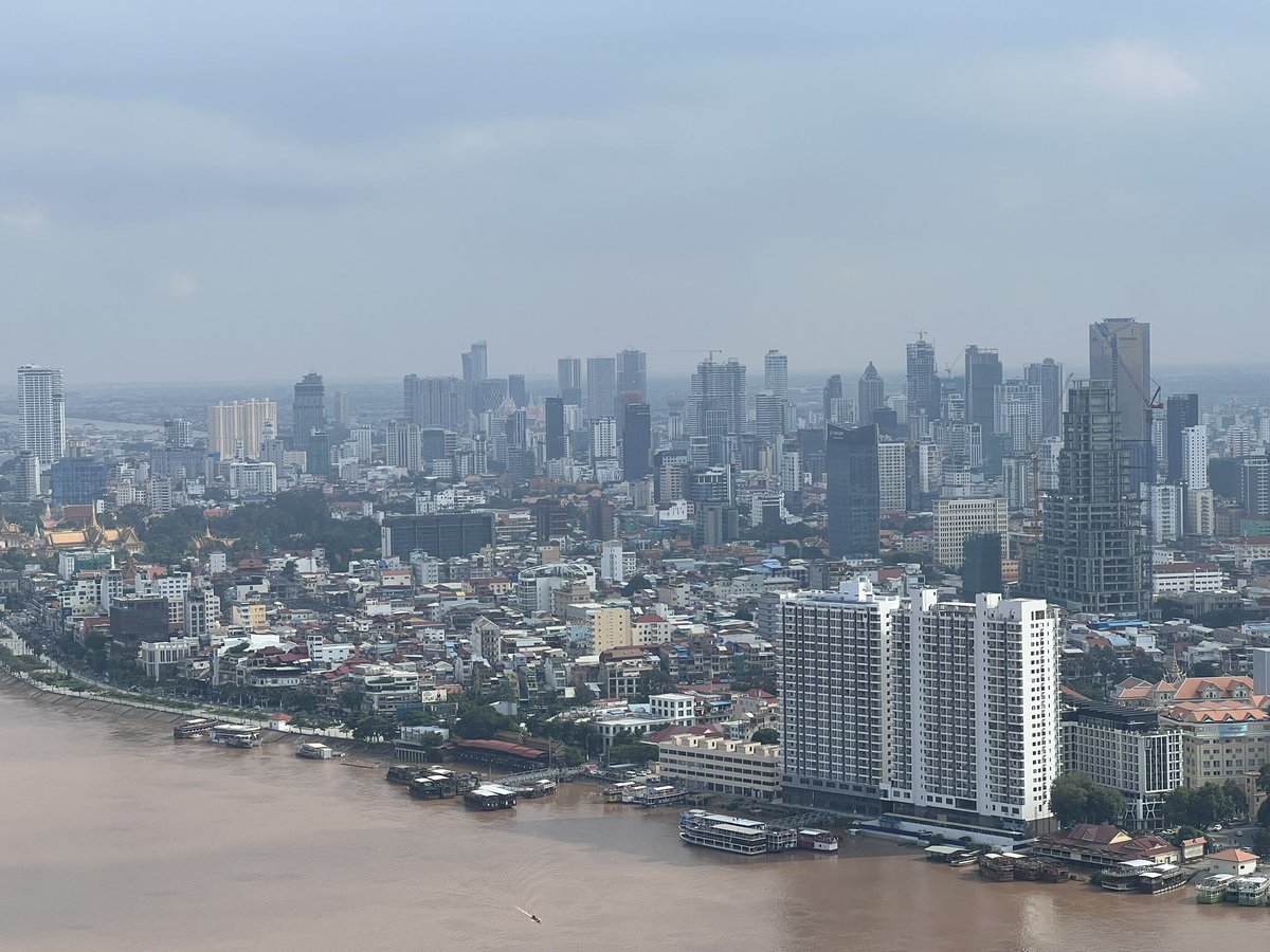 cambodiatasu's tweet photo. とにかく絶景。10年前のカンボジアと全然違う。動画はコチラ↓

https://t.co/F56CE4hZwN https://t.co/AjYXbt1fqY