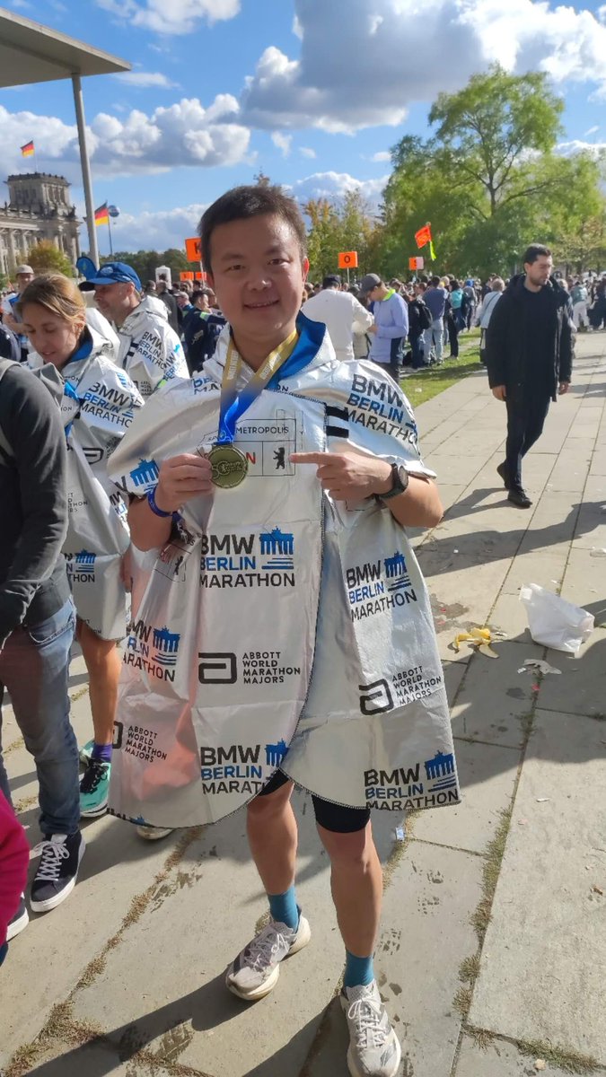 ruichuan's tweet photo. Berlin Marathon, my first World Marathon Major!
42.195km, finish time 3:48:34
#BerlinMarathon #BerlinMarathon2024 https://t.co/6sQfzKq9rN